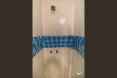 Casa de condomínio para alugar com 454m², 4 quartos e 2 vagas Casa de condomínio para alugar com 454m², 4 quartos e 2 vagasBanheiro da Suíte 3