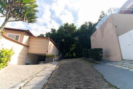 Casa de condomínio para alugar com 454m², 4 quartos e 2 vagas Casa de condomínio para alugar com 454m², 4 quartos e 2 vagasÁrea externa