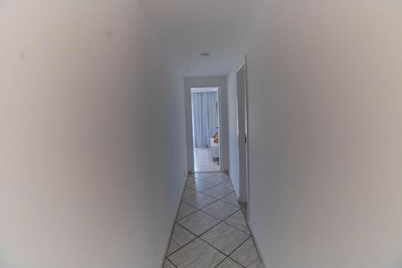 Casa de condomínio para alugar com 454m², 4 quartos e 2 vagas Casa de condomínio para alugar com 454m², 4 quartos e 2 vagasCorredor