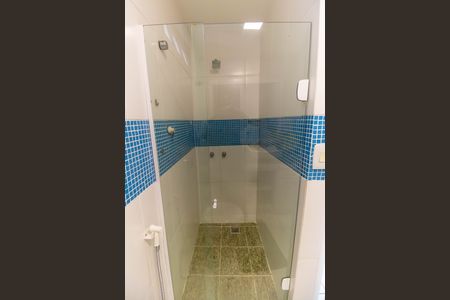 Casa de condomínio para alugar com 454m², 4 quartos e 2 vagas Casa de condomínio para alugar com 454m², 4 quartos e 2 vagasBanheiro da Suíte 3