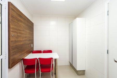 Apartamento à venda com 130m², 3 quartos e 2 vagasCozinha