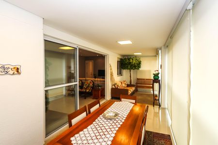 Apartamento à venda com 130m², 3 quartos e 2 vagasVaranda
