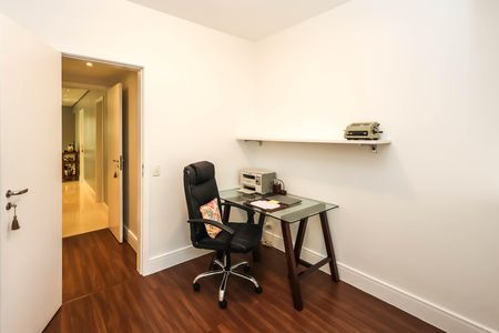 Apartamento à venda com 130m², 3 quartos e 2 vagasSuíte 2