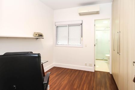 Apartamento à venda com 130m², 3 quartos e 2 vagasSuíte 2