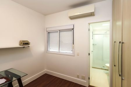 Apartamento à venda com 130m², 3 quartos e 2 vagasSuíte 2