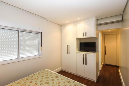 Apartamento à venda com 130m², 3 quartos e 2 vagasSuíte 1