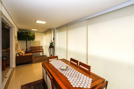 Apartamento à venda com 130m², 3 quartos e 2 vagasVaranda