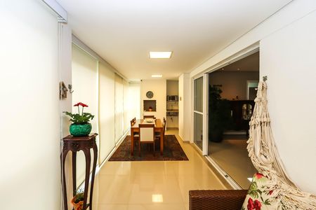 Apartamento à venda com 130m², 3 quartos e 2 vagasVaranda