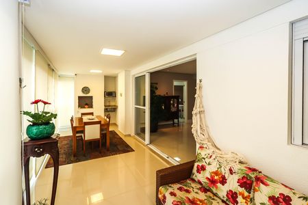 Apartamento à venda com 130m², 3 quartos e 2 vagasVaranda