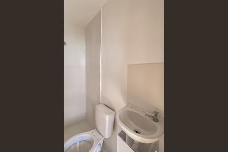 Banheiro  de kitnet/studio para alugar com 1 quarto, 17m² em Jardim Danfer, São Paulo