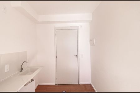 Sala/cozinha de kitnet/studio para alugar com 1 quarto, 17m² em Jardim Danfer, São Paulo
