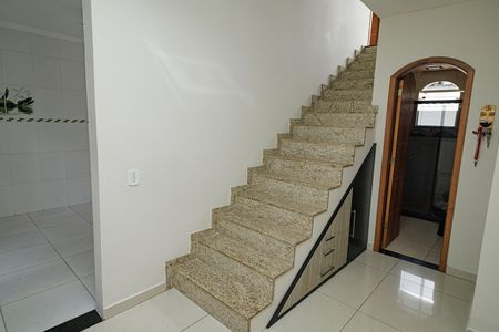 Casa à venda com 160m², 3 quartos e 4 vagas Casa à venda com 160m², 3 quartos e 4 vagasHall