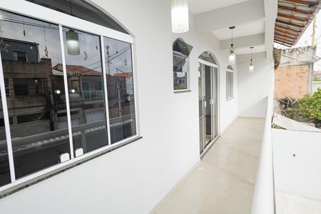 Casa à venda com 160m², 3 quartos e 4 vagas Casa à venda com 160m², 3 quartos e 4 vagasVaranda