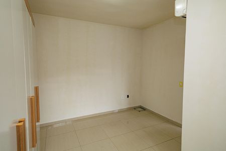 Casa à venda com 160m², 3 quartos e 4 vagas Casa à venda com 160m², 3 quartos e 4 vagasQuarto 2