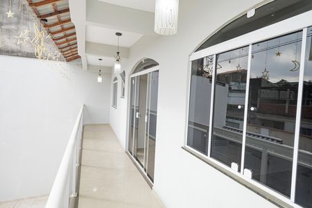 Casa à venda com 160m², 3 quartos e 4 vagas Casa à venda com 160m², 3 quartos e 4 vagasVaranda