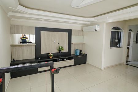 Sala de casa à venda com 3 quartos, 160m² em Campo Grande, Rio de Janeiro