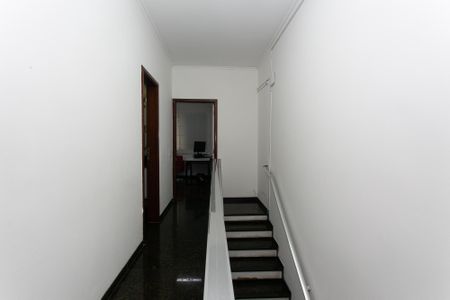 Casa para alugar com 325m², 7 quartos e 8 vagasCorredor