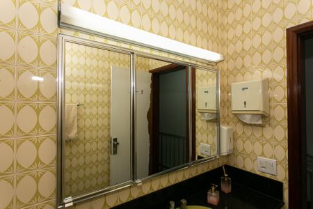 Casa para alugar com 325m², 7 quartos e 8 vagasBanheiro 1