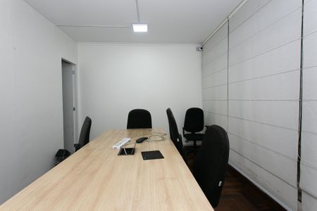 Casa para alugar com 325m², 7 quartos e 8 vagasSala