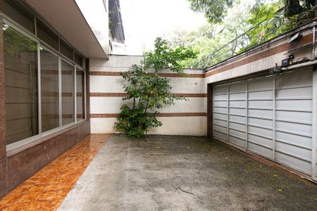 Casa para alugar com 325m², 7 quartos e 8 vagasGaragem
