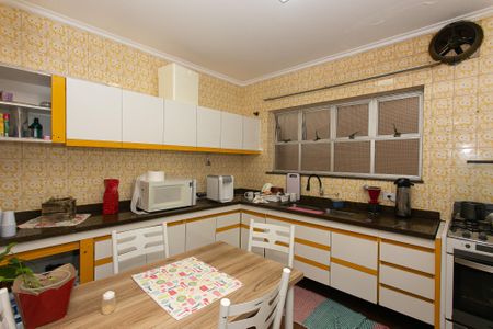 Casa para alugar com 325m², 7 quartos e 8 vagasCozinha