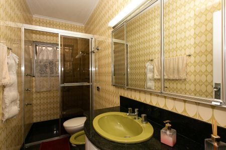Casa para alugar com 325m², 7 quartos e 8 vagasBanheiro 1