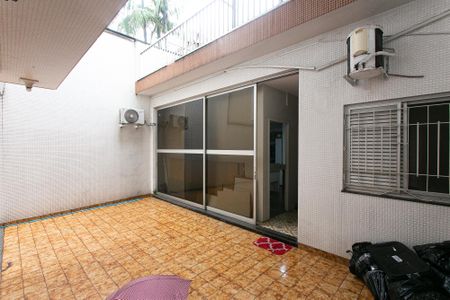 Casa para alugar com 325m², 7 quartos e 8 vagasÁrea Externa
