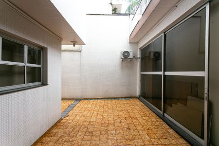 Casa para alugar com 325m², 7 quartos e 8 vagasÁrea Externa