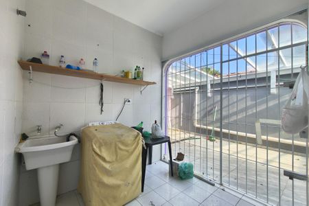 Casa para alugar com 159m², 3 quartos e 6 vagas Casa para alugar com 159m², 3 quartos e 6 vagasÁrea de Serviço