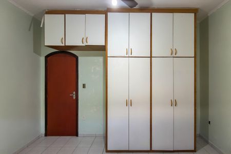 Casa para alugar com 159m², 3 quartos e 6 vagas Casa para alugar com 159m², 3 quartos e 6 vagasQuarto 2