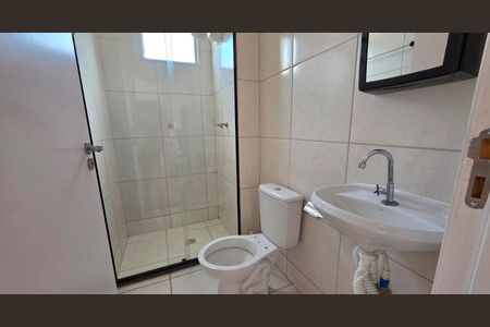 Banheiro de apartamento para alugar com 2 quartos, 43m² em Central Park, Vespasiano