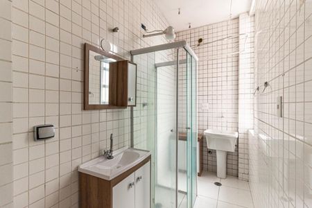 Banheiro de kitnet/studio para alugar com 1 quarto, 40m² em Campos Elíseos, São Paulo