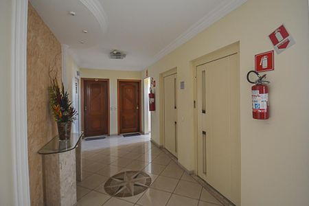 Apartamento à venda com 79m², 3 quartos e 2 vagas Apartamento à venda com 79m², 3 quartos e 2 vagasHall de entrada