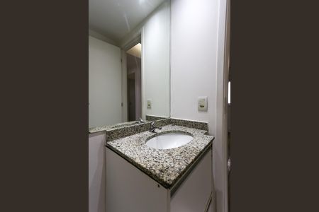 Apartamento à venda com 70m², 2 quartos e 1 vaga Apartamento à venda com 70m², 2 quartos e 1 vagaBanheiro