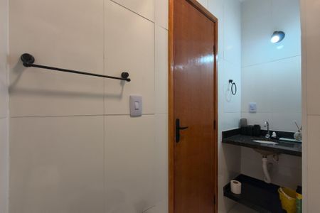 Casa de condomínio para alugar com 80m², 2 quartos e 1 vaga Casa de condomínio para alugar com 80m², 2 quartos e 1 vagaBanheiro