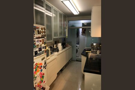 Apartamento à venda com 75m², 3 quartos e 2 vagas Apartamento à venda com 75m², 3 quartos e 2 vagasCozinha