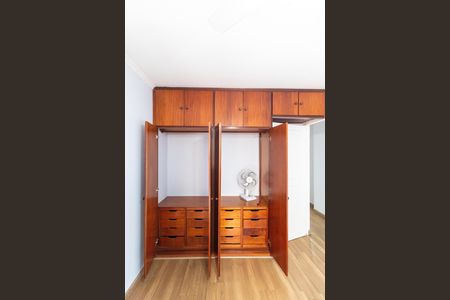 Apartamento para alugar com 78m², 3 quartos e 1 vaga Apartamento para alugar com 78m², 3 quartos e 1 vagaQuarto 01 - Armário