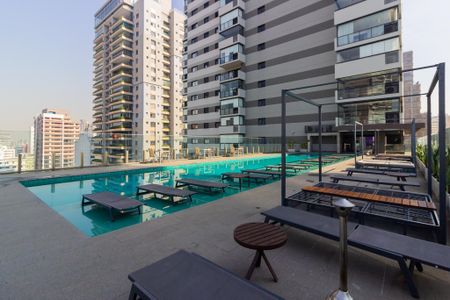 Studio para alugar com 35m², 1 quarto e 1 vaga Studio para alugar com 35m², 1 quarto e 1 vagaÁrea comum - Piscina