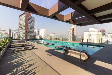 Studio para alugar com 35m², 1 quarto e 1 vaga Studio para alugar com 35m², 1 quarto e 1 vagaÁrea comum - Piscina