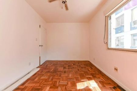 Quarto 1 de apartamento para alugar com 2 quartos, 53m² em Petrópolis, Porto Alegre