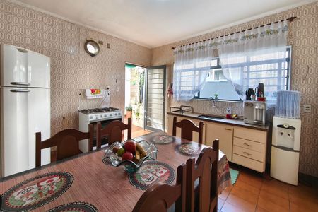 Casa para alugar com 177m², 3 quartos e 2 vagas Casa para alugar com 177m², 3 quartos e 2 vagasCozinha