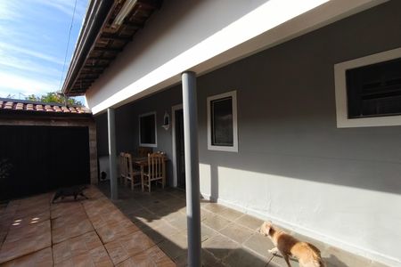 Casa para alugar com 177m², 3 quartos e 2 vagas Casa para alugar com 177m², 3 quartos e 2 vagasQuintal - Garagem