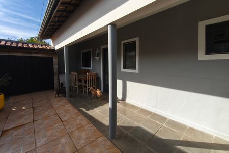 Casa para alugar com 177m², 3 quartos e 2 vagas Casa para alugar com 177m², 3 quartos e 2 vagasQuintal - Garagem