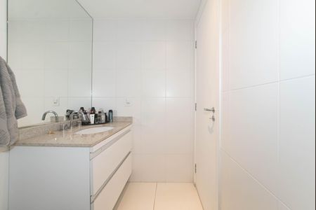 Apartamento à venda com 117m², 3 quartos e 2 vagas Apartamento à venda com 117m², 3 quartos e 2 vagasBanheiro da Suíte 2