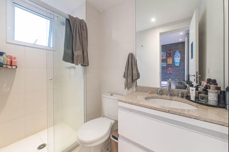 Banheiro da Suíte 2 de apartamento à venda com 3 quartos, 117m² em Jardim das Acacias, São Paulo