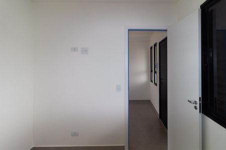 Quarto 2 de apartamento para alugar com 2 quartos, 40m² em Vila Canero, São Paulo