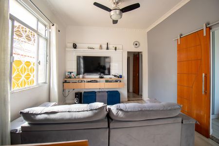 Sala de casa para alugar com 2 quartos, 75m² em Vista Alegre, Rio de Janeiro