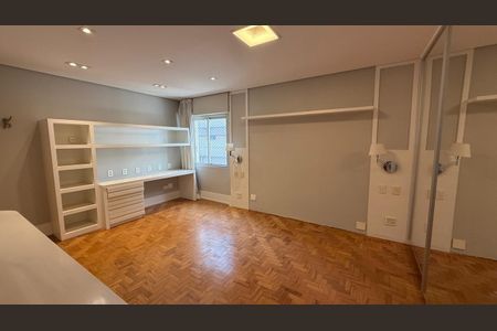 Apartamento à venda com 240m², 3 quartos e 4 vagas Apartamento à venda com 240m², 3 quartos e 4 vagasQuarto