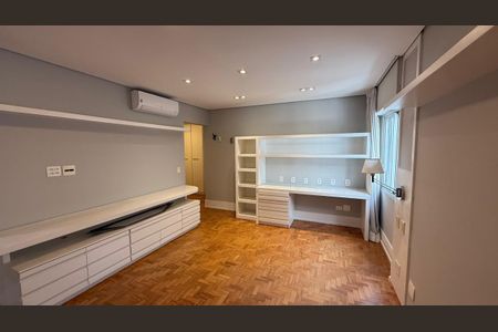 Apartamento à venda com 240m², 3 quartos e 4 vagas Apartamento à venda com 240m², 3 quartos e 4 vagasQuarto