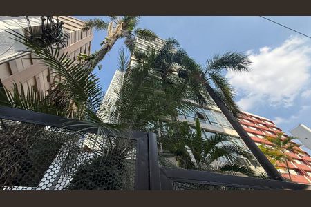 Apartamento à venda com 240m², 3 quartos e 4 vagas Apartamento à venda com 240m², 3 quartos e 4 vagasFachada